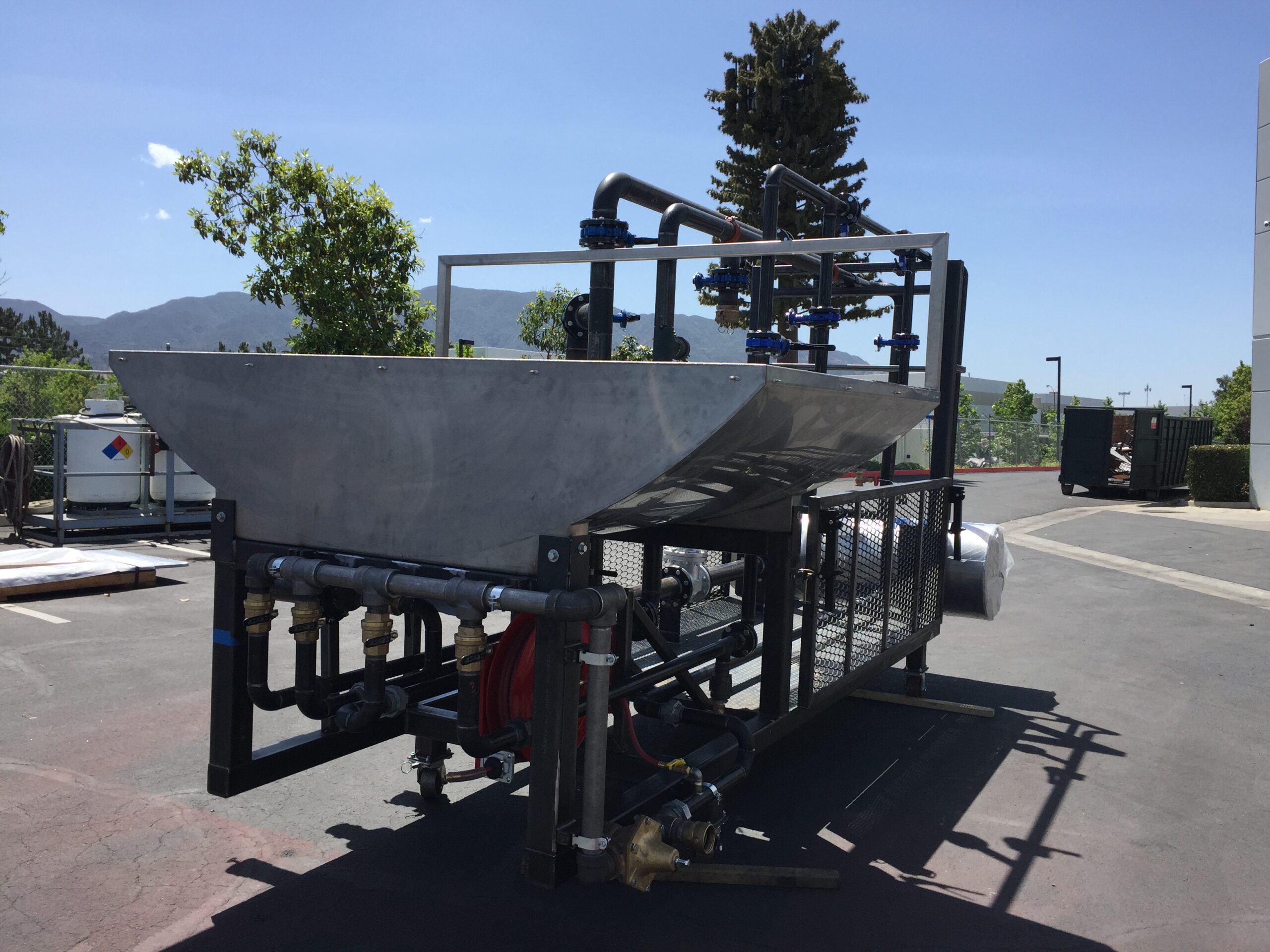 Mobile HAZMAT training system for controlled hazardous-material response exercises